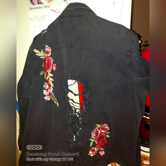 JACKET - Picture 1 of 3